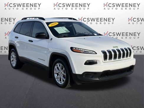 Used 2016 Jeep Cherokee Sport image 7