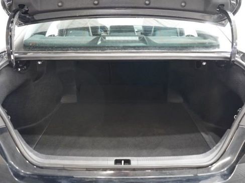 Used 2025 Toyota Camry SE image 32