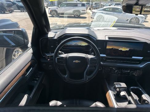 Used 2023 Chevrolet Silverado 1500 High Country w/ High Country Premium Package image 11