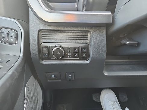 Used 2025 Ford F350 Lariat w/ Lariat Ultimate Package image 18
