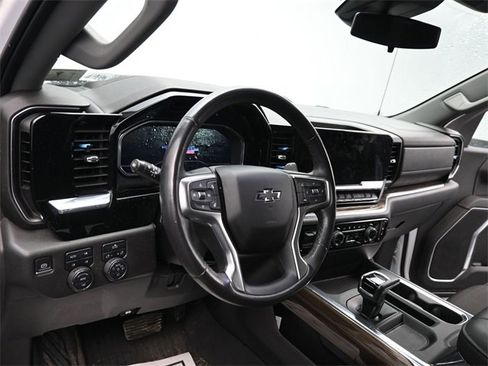 Used 2022 Chevrolet Silverado 1500 LT Trail Boss image 12