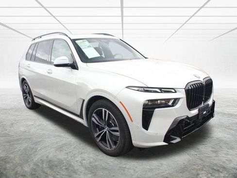 Used 2025 BMW X7 xDrive40i w/ Executive Package image 1