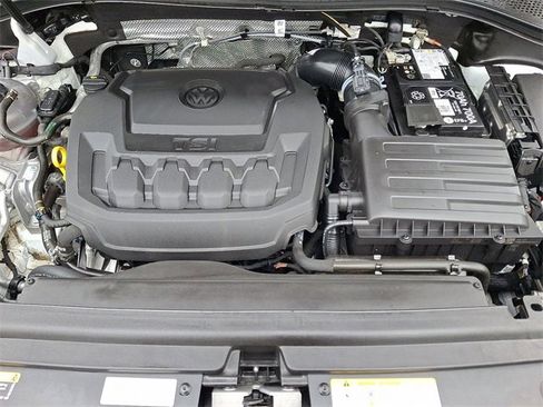 Used 2024 Volkswagen Tiguan SE R-Line image 28