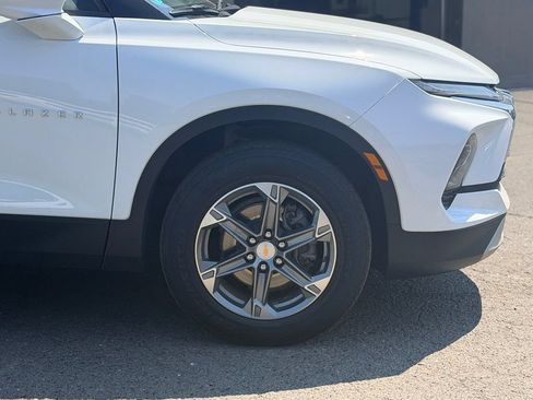 Used 2024 Chevrolet Blazer LT w/ Convenience Package FWD image 2