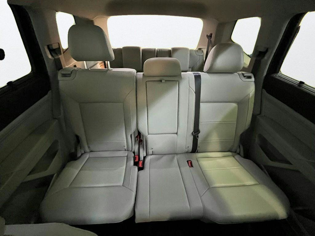 Used 2023 Volkswagen Atlas SE w/ Panoramic Sunroof Package AWD/4WD image 29