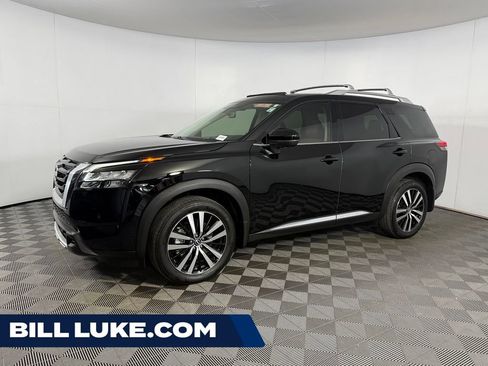 Used 2025 Nissan Pathfinder Platinum w/ Cargo Package AWD/4WD image 1