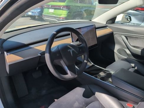 Used 2019 Tesla Model 3 Standard Range Plus image 8