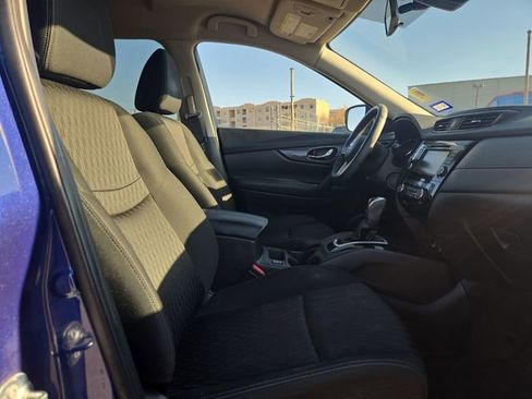Used 2020 Nissan Rogue SV image 12