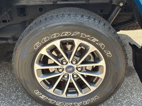 Used 2019 Ford F150 XLT w/ Equipment Group 302A Luxury AWD/4WD image 17