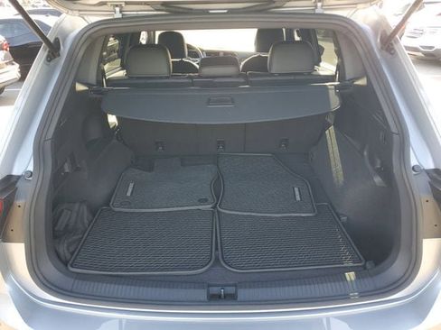 Certified 2023 Volkswagen Tiguan SE R-Line AWD/4WD image 8
