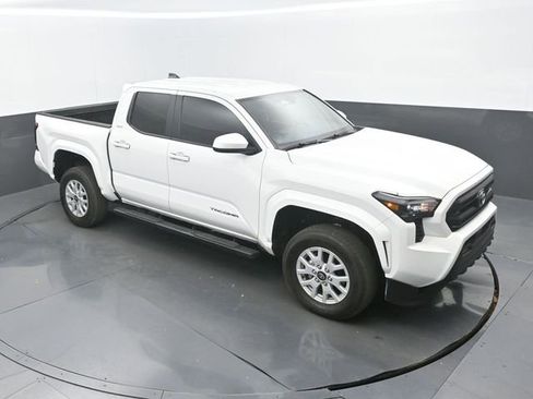 Used 2024 Toyota Tacoma SR5 image 13