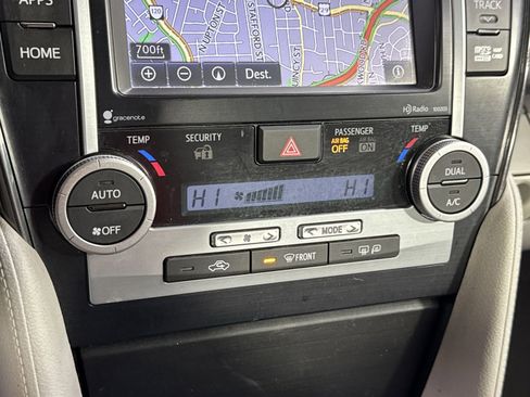 Used 2014 Toyota Camry XLE w/ Leather Package image 25