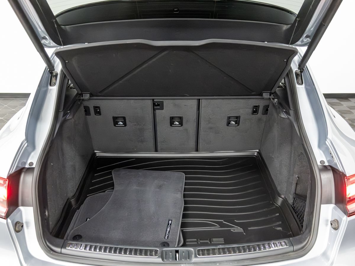 Certified 2026 Porsche Macan AWD/4WD image 33