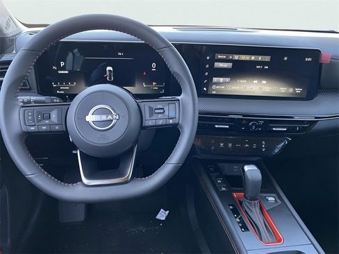 New 2025 Nissan Kicks SR image 16