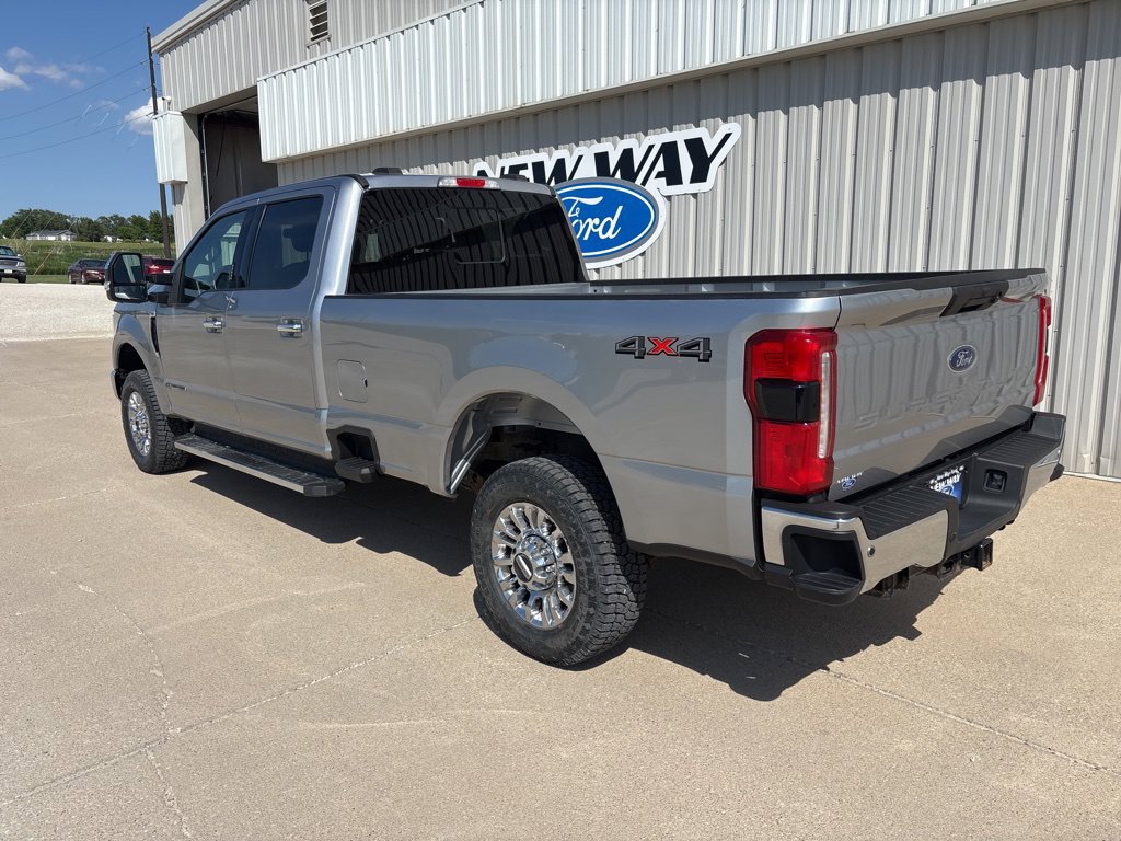 Used 2021 Ford F350 Lariat w/ Chrome Package AWD/4WD image 6