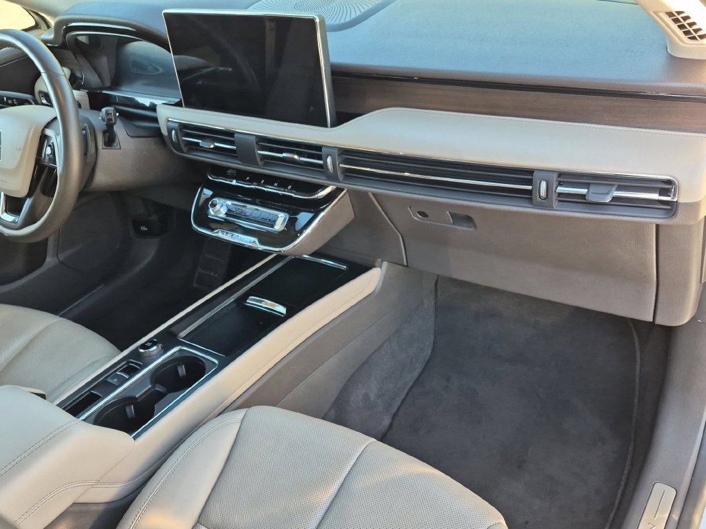 Used 2024 Lincoln Corsair Reserve AWD/4WD image 23