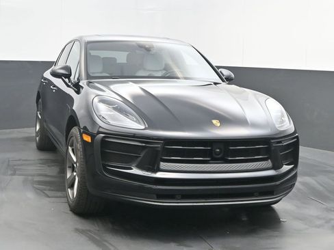 New 2025 Porsche Macan image 9