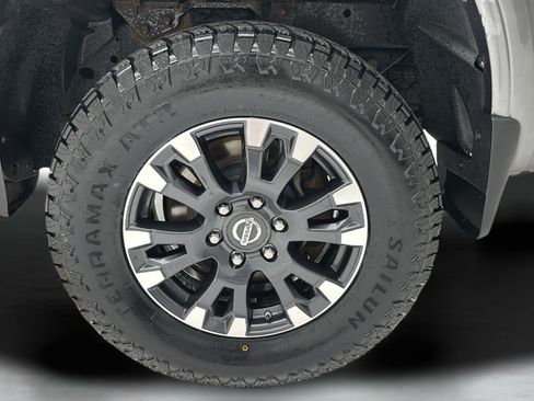 Used 2017 Nissan Titan PRO-4X AWD/4WD image 7
