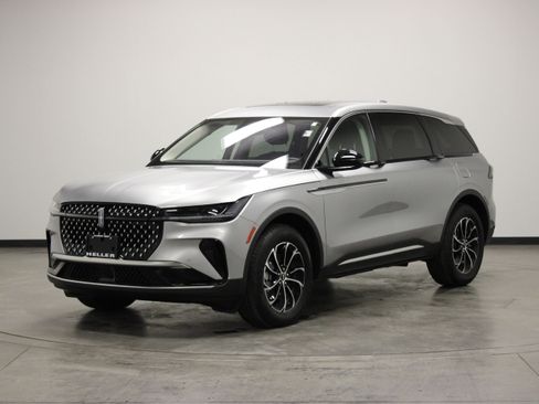 Used 2026 Lincoln Nautilus Premier w/ Equipment Group 102A AWD/4WD image 4
