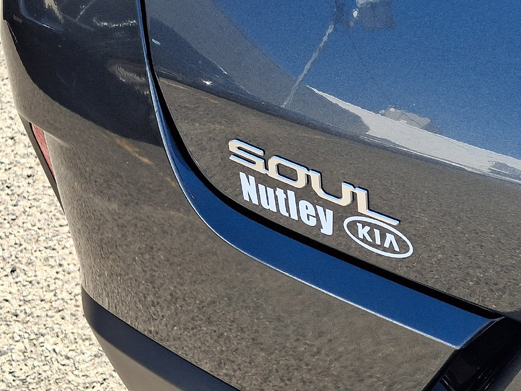 Used 2023 Kia Soul LX w/ LX Technology Package FWD image 30