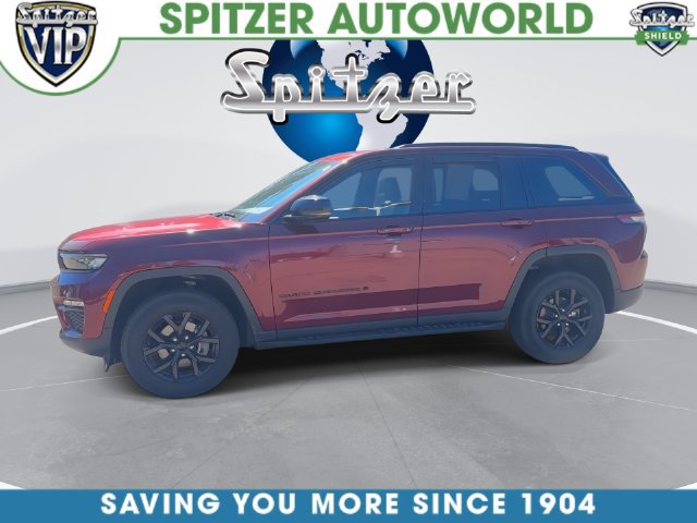 Used 2024 Jeep Grand Cherokee Altitude AWD/4WD image 12