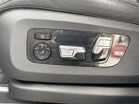 Used 2023 BMW X7 xDrive40i image 32