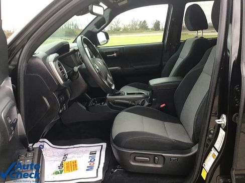 Used 2023 Toyota Tacoma TRD Off-Road w/ Advanced Technology Package image 25