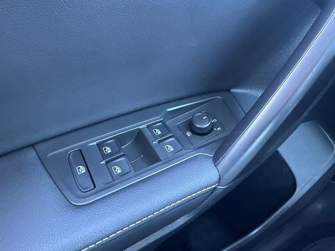 Used 2022 Volkswagen Tiguan S image 20