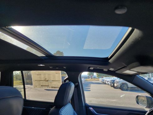 New 2026 GMC Acadia Denali w/ Super Cruise Package image 8