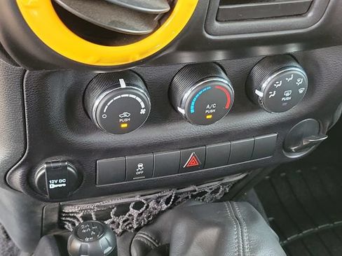 Used 2015 Jeep Wrangler Sport AWD/4WD image 13