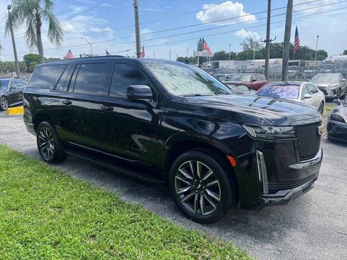 Used 2023 Cadillac Escalade ESV Sport AWD/4WD image 4