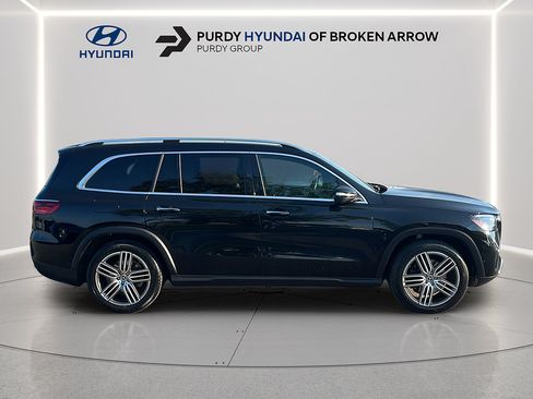 Used 2024 Mercedes-Benz GLS 450 4MATIC image 4