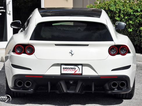 Used 2017 Ferrari GTC4Lusso AWD/4WD image 20