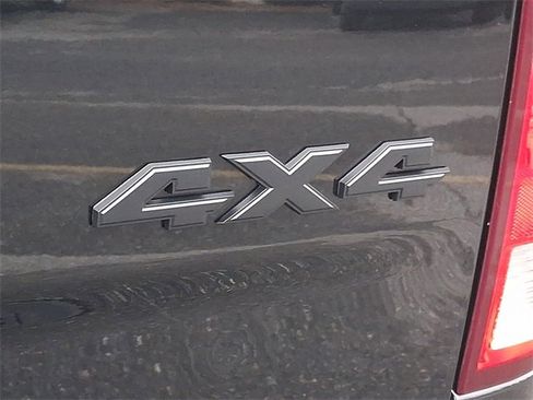 Used 2017 RAM 1500 Express w/ Black Ram 1500 Express Group image 31