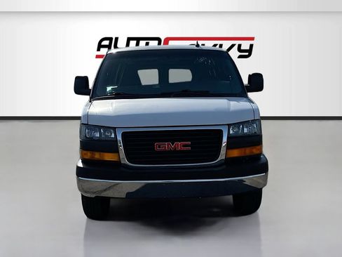 Used 2022 GMC Savana 2500 w/ Driver Convenience Package RWD image 2