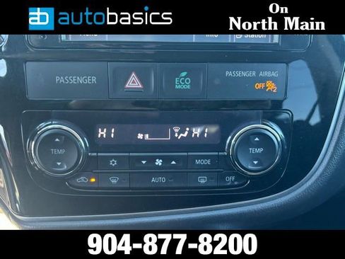 Used 2018 Mitsubishi Outlander ES image 20