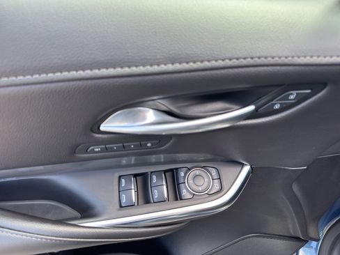 Used 2025 Cadillac XT4 Premium Luxury image 15