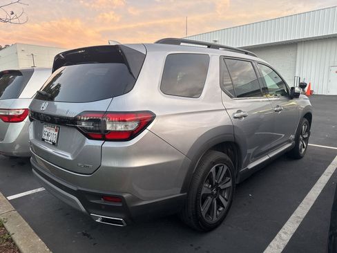 Certified 2023 Honda Pilot Elite image 5