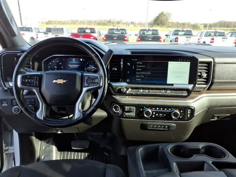 Used 2024 Chevrolet Silverado 3500 LT w/ Convenience Package image 14