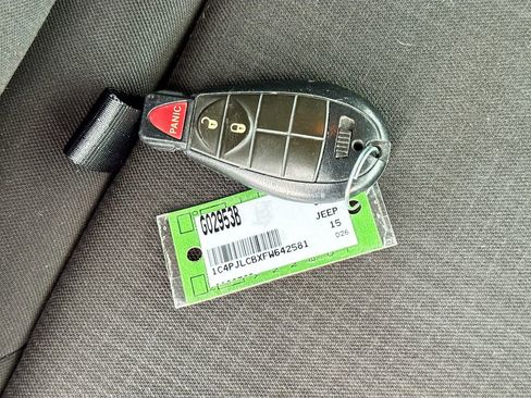 Used 2015 Jeep Cherokee Latitude image 36