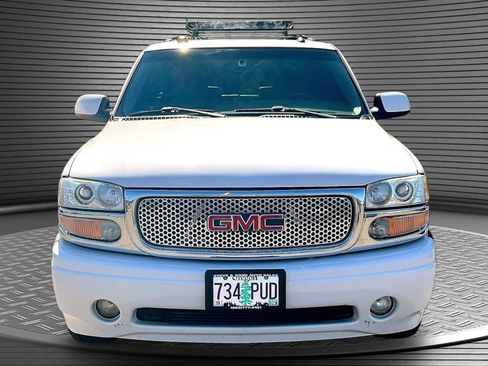 Used 2005 GMC Yukon Denali AWD/4WD image 2