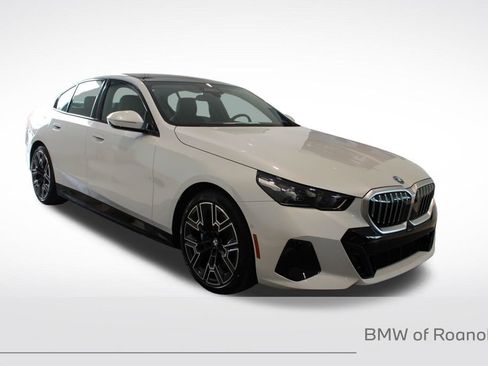 New 2026 BMW 550e xDrive AWD/4WD image 1