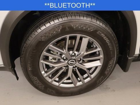 Used 2025 Nissan Rogue S image 8