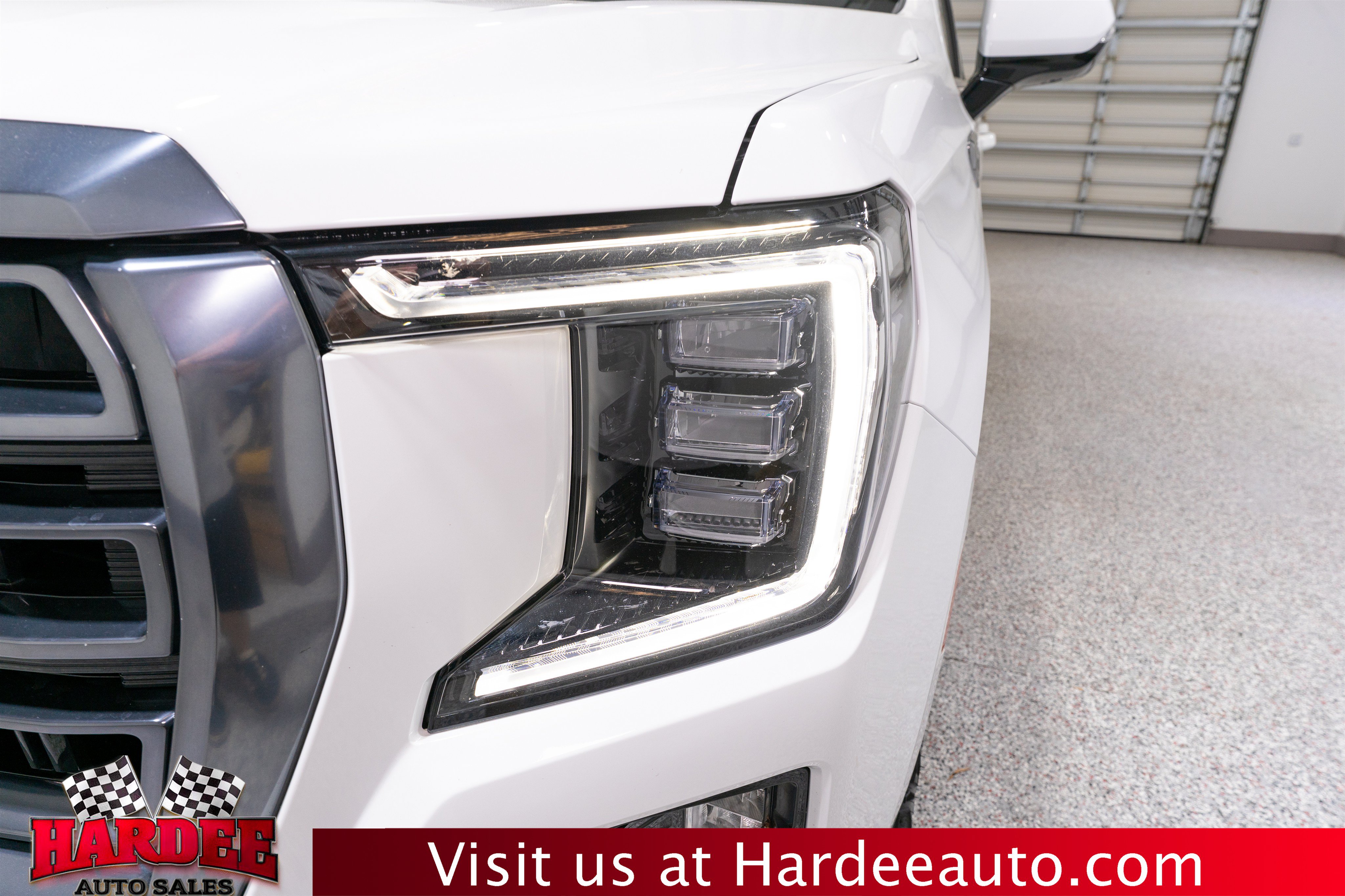 Used 2023 GMC Yukon XL AT4 AWD/4WD image 8