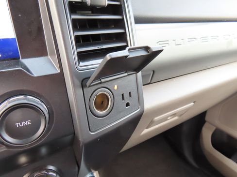 Used 2022 Ford F250 XLT w/ XLT Premium Package AWD/4WD image 29