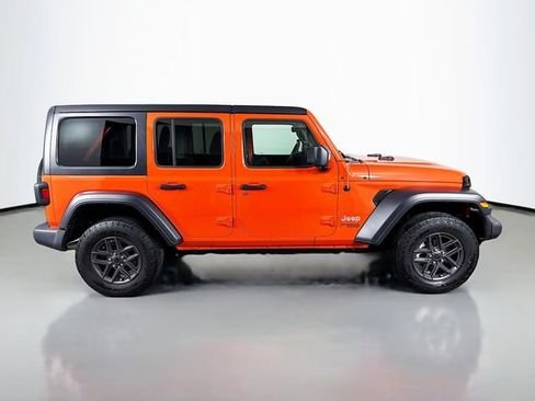 Used 2018 Jeep Wrangler Unlimited Sport S AWD/4WD image 5