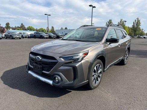 Used 2023 Subaru Outback Limited XT AWD/4WD image 3