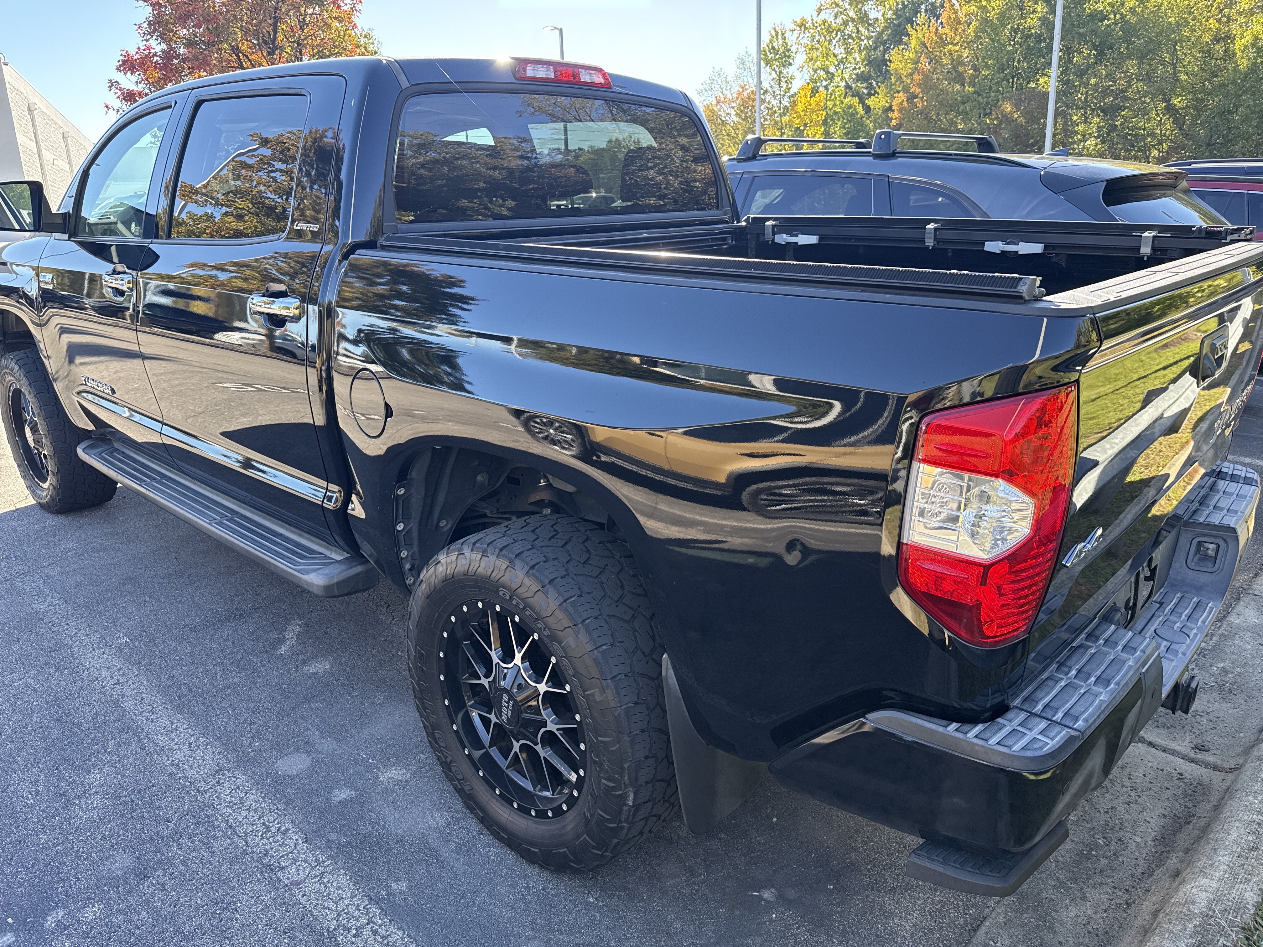 Used 2015 Toyota Tundra Limited w/ Limited Premium Package AWD/4WD image 7