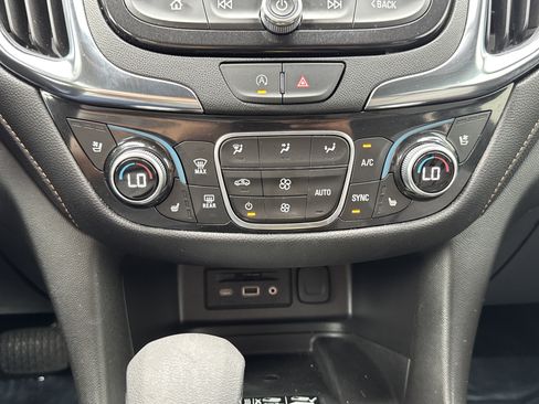 Used 2024 Chevrolet Equinox Premier FWD image 31