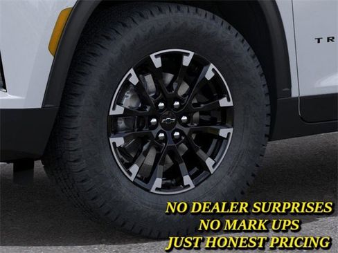 New 2026 Chevrolet Traverse Z71 w/ Driver Confidence Package image 9